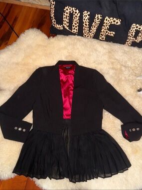 BEBE Black Pleated Peplum Blazer with Red Lining with detachable bottom size 6